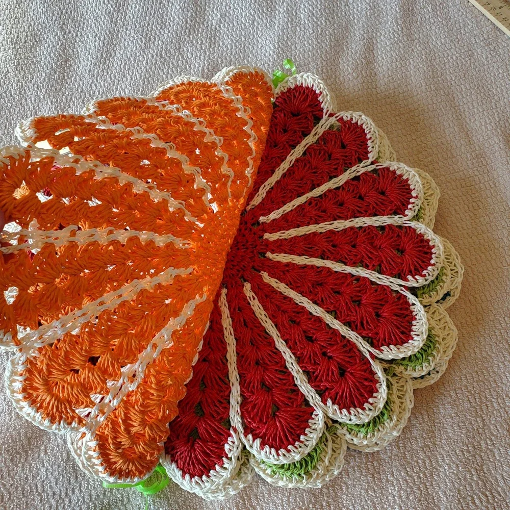 Thro‎ New York Crochet Flower Placemats Set of 4 Multicolor 15 Inch Round Retro
